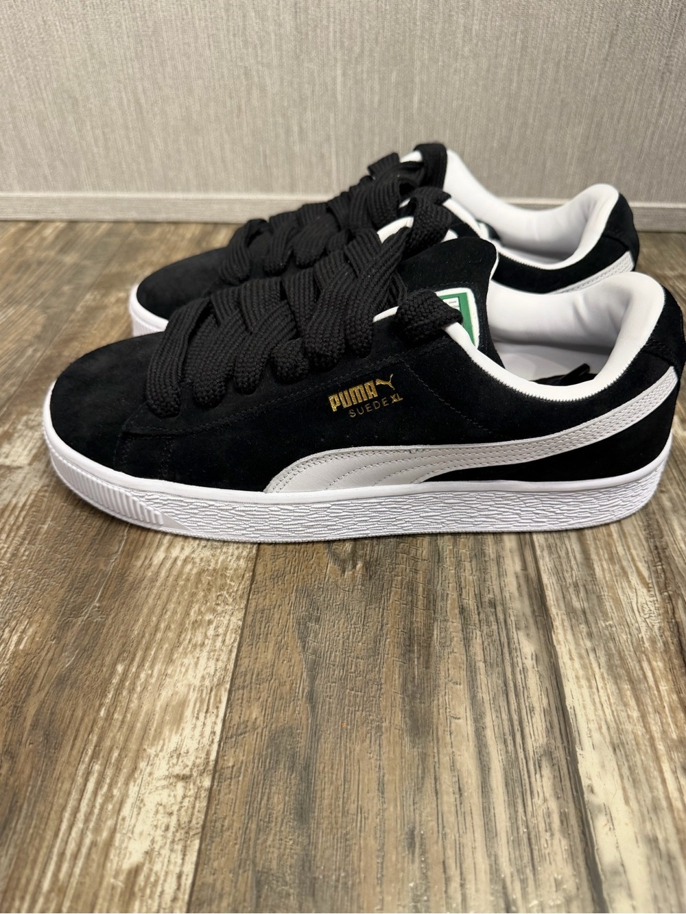 Puma Black Suede Sneakers with White Formstrip and Gold Logo Size 11 - Picture 10 of 16